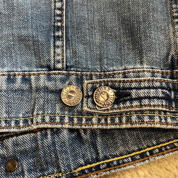 Cropped Juicy Denim Jacket - Picture 6 of 8